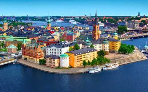 Sightseeingbuss i Gamla stan i Stockholm